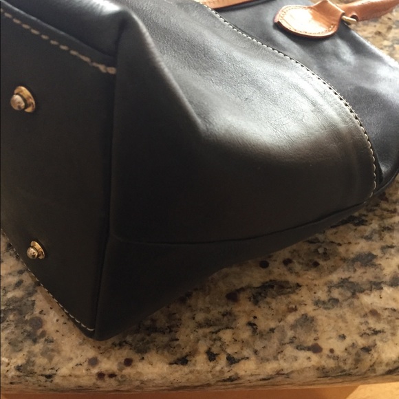 Dooney and Bourke - Picture 4 of 8